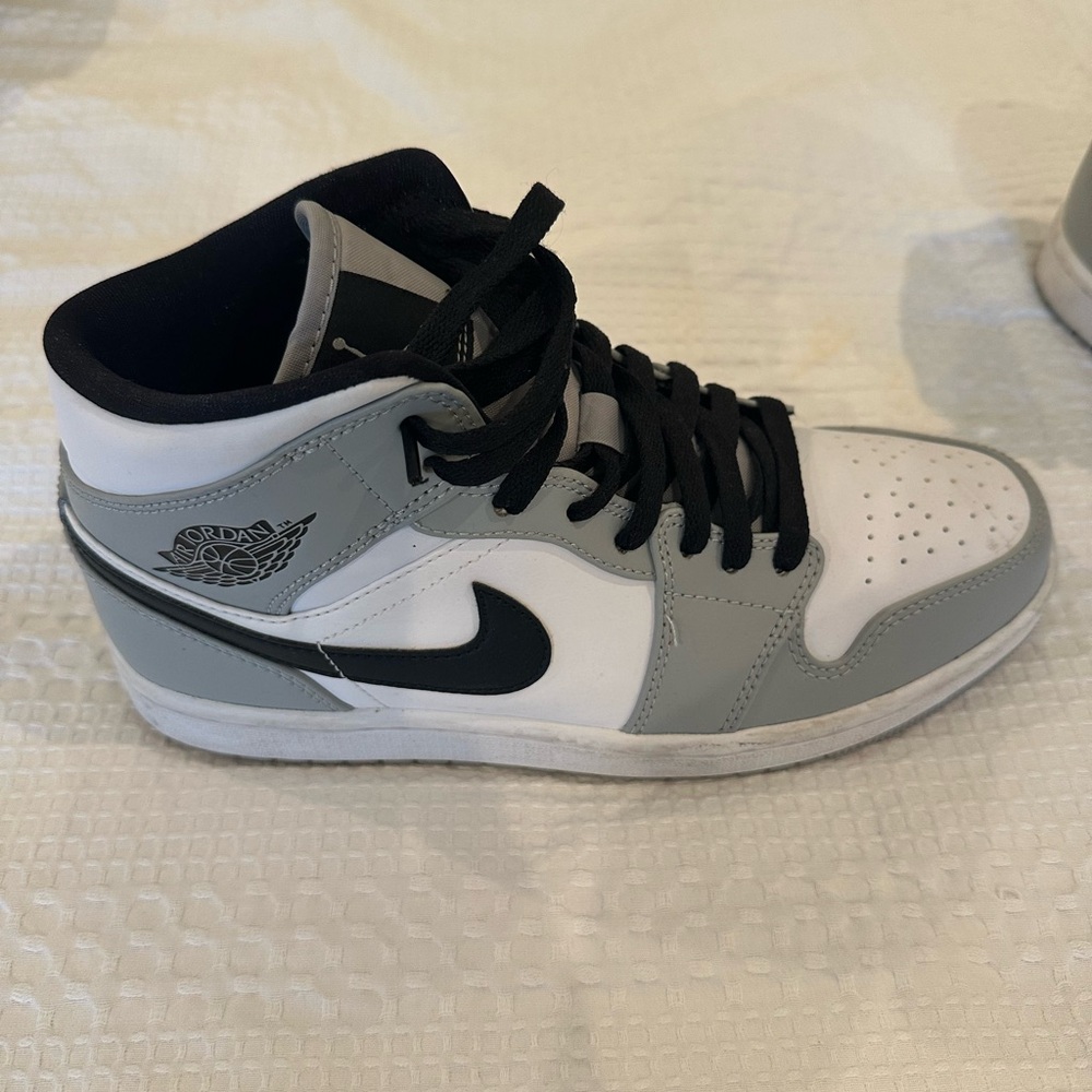 Nike women’s  Black, Gray, and White Sneakers